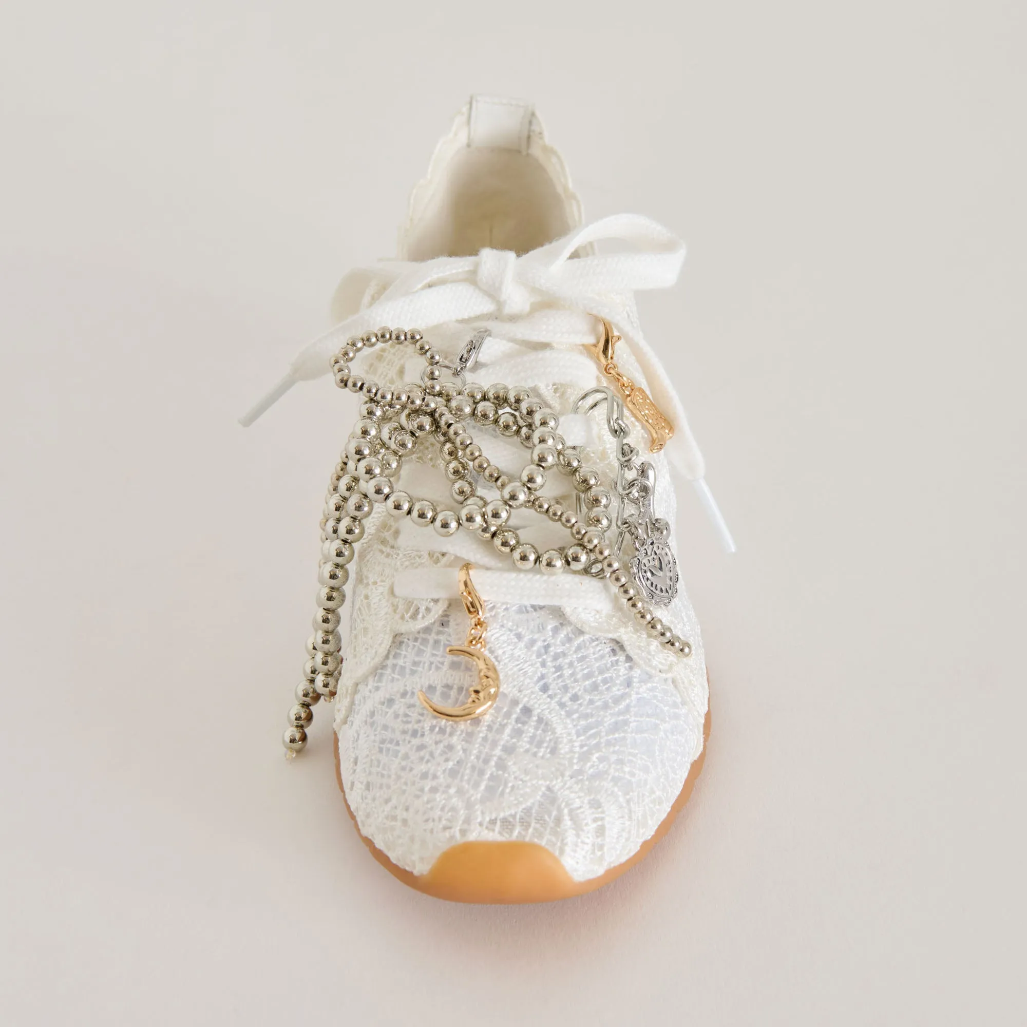 DAYANA SNEAKERS WHITE LACE   PIN CHARM BUNDLE