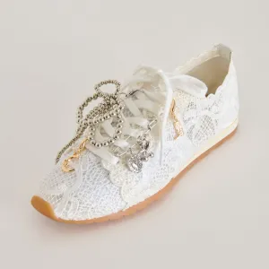 DAYANA SNEAKERS WHITE LACE   PIN CHARM BUNDLE