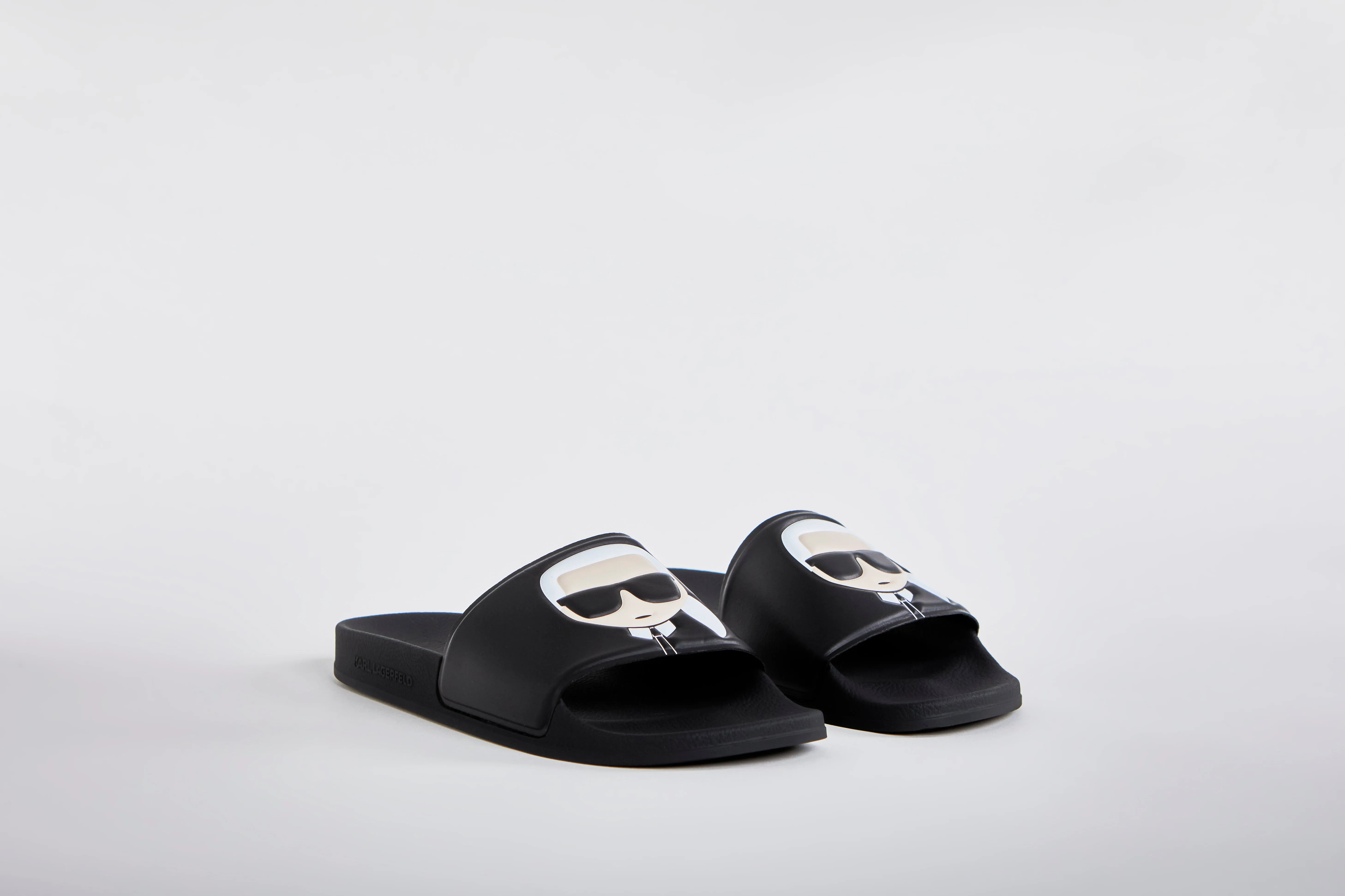 KARL LAGERFELD ICONIC KONDO SLIDERS