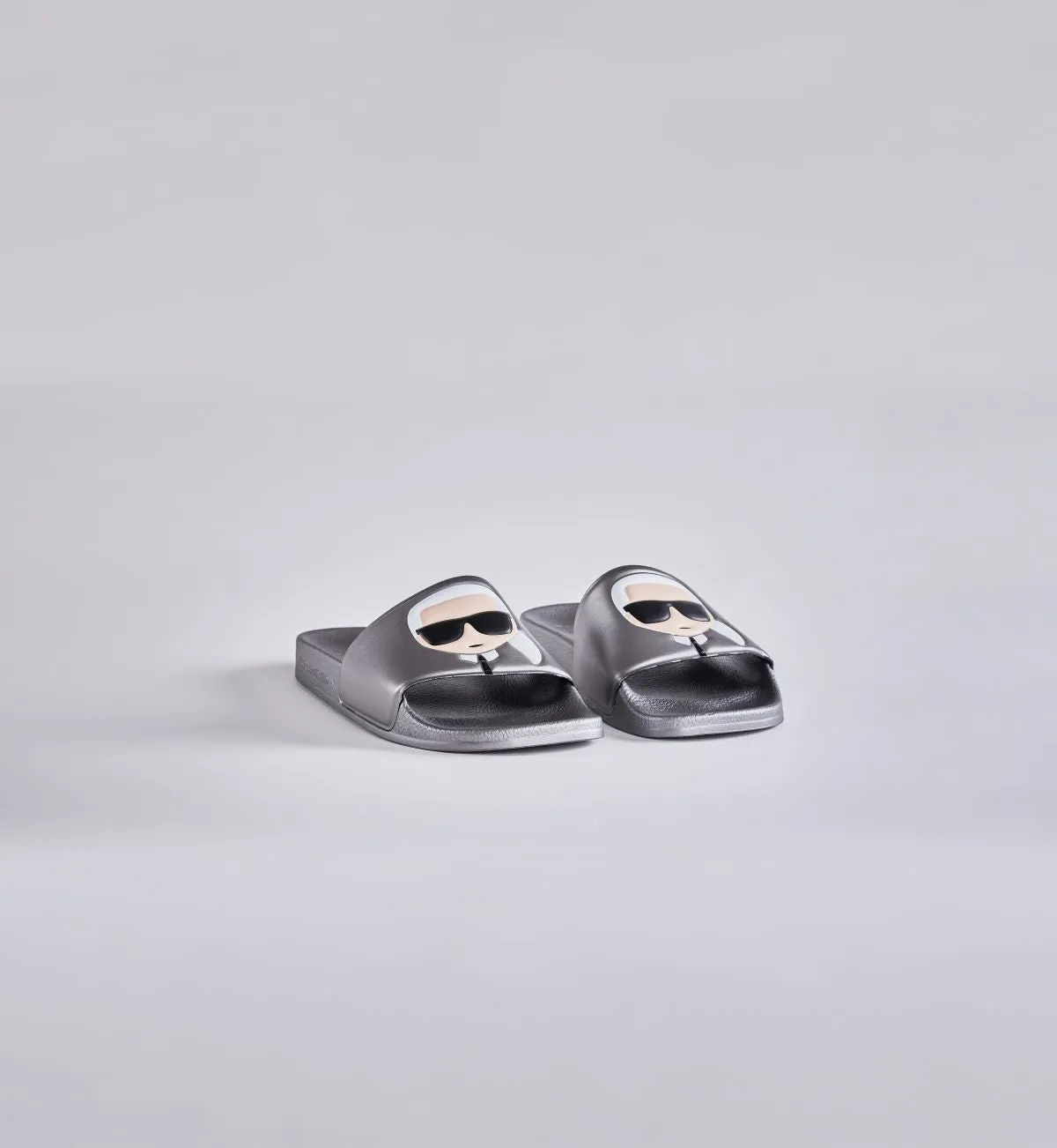 KARL LAGERFELD ICONIC KONDO SLIDERS