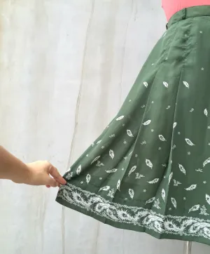 Stirred not Shaken | Vintage 1960s 1970s Olive green White Floral print Skirt